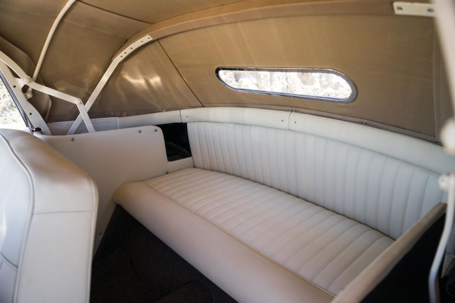 Интерьер Siata-Ford 208S Cabriolet Speciale 1952 года  (фото 15 из 26)
